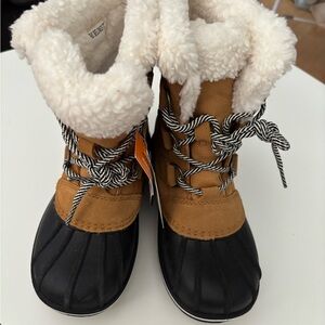 Cat & Jack Tan and Black Kids Boots